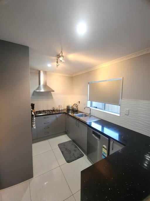 Airport & City At Your Doorstep! The Central Charm Auckland Exterior foto